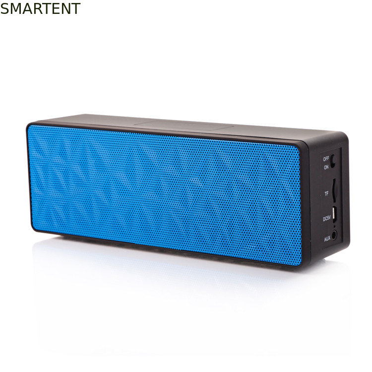 Piccolo audio Bluetooth che fa un'escursione l'altoparlante del cubo dell'altoparlante BK3.0 1100mAh Bluetooth fornitore