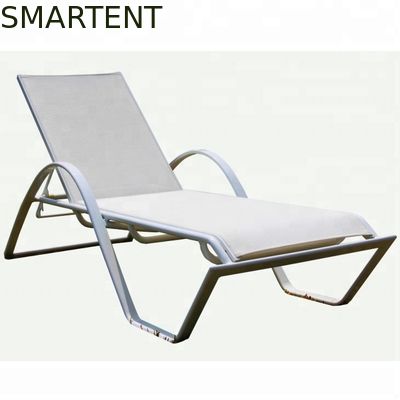 Acquistare Chaise-lounge piegante leggera bianca piegante accatastabile della spiaggia dell'anti ruggine della sedia di salotto della spiaggia fabbricazione online